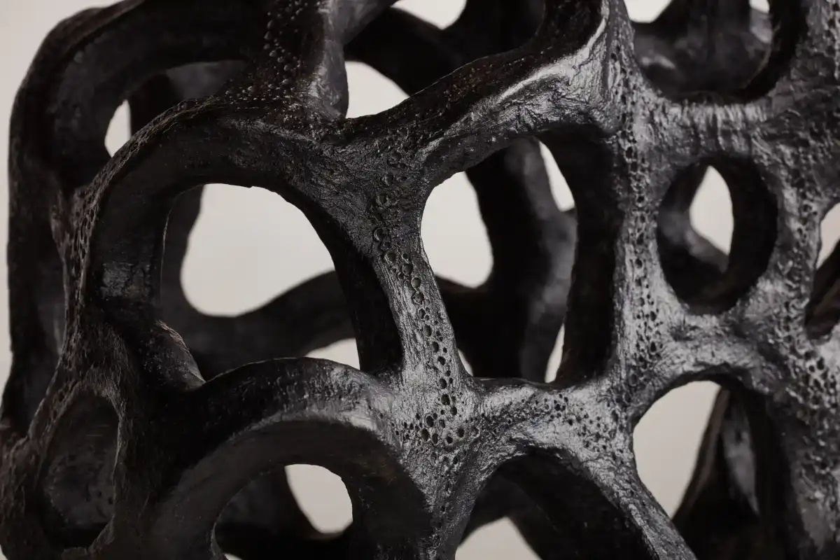 Ceramic sculpture by Paulina Rizzo